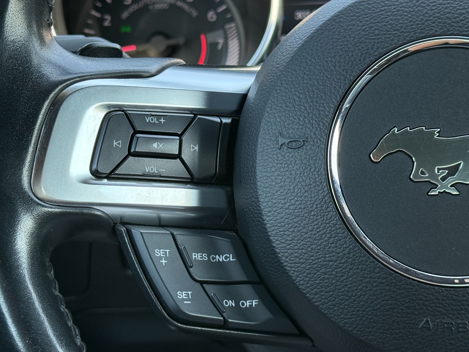 Ford Mustang 2.3 Ecoboost — fotoğraf 33
