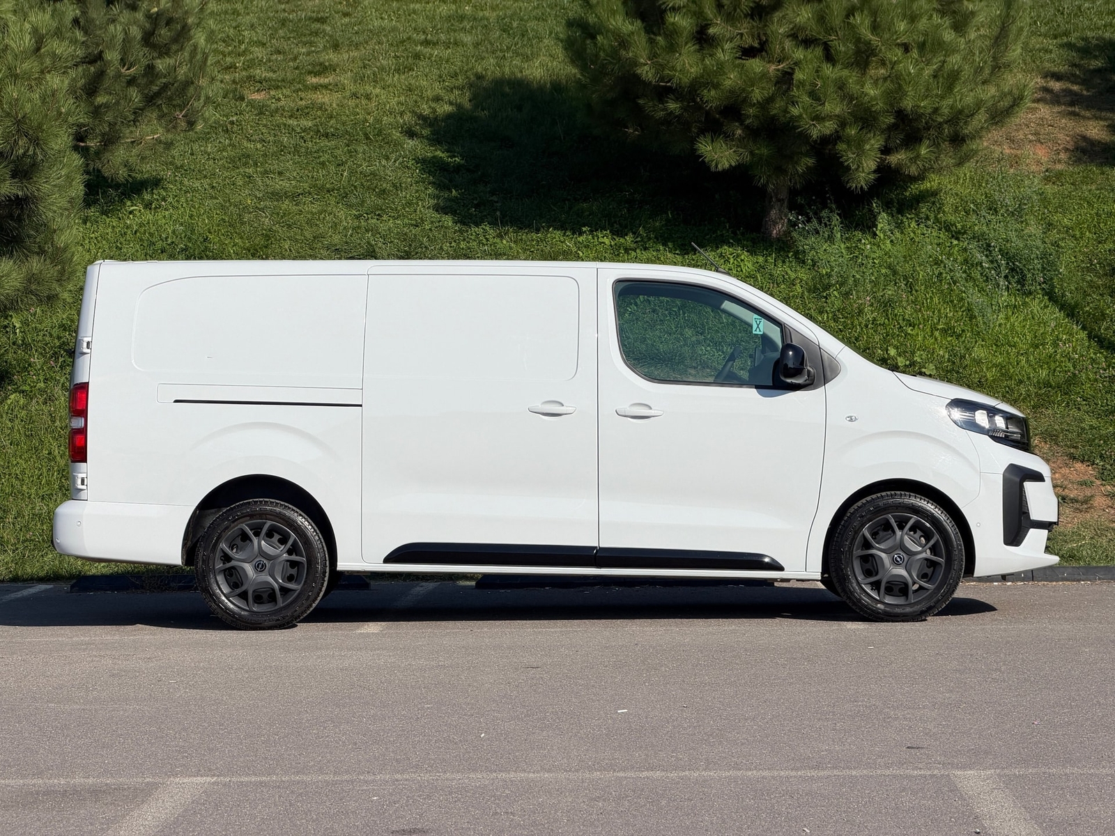 Opel Vivaro 1.5 Td Cargo Ultimate Xl — fotoğraf 13