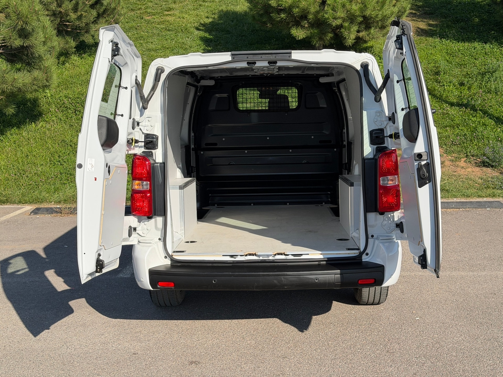 Opel Vivaro 1.5 Td Cargo Ultimate Xl — fotoğraf 11